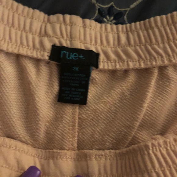 Shorts - Picture 2 of 3